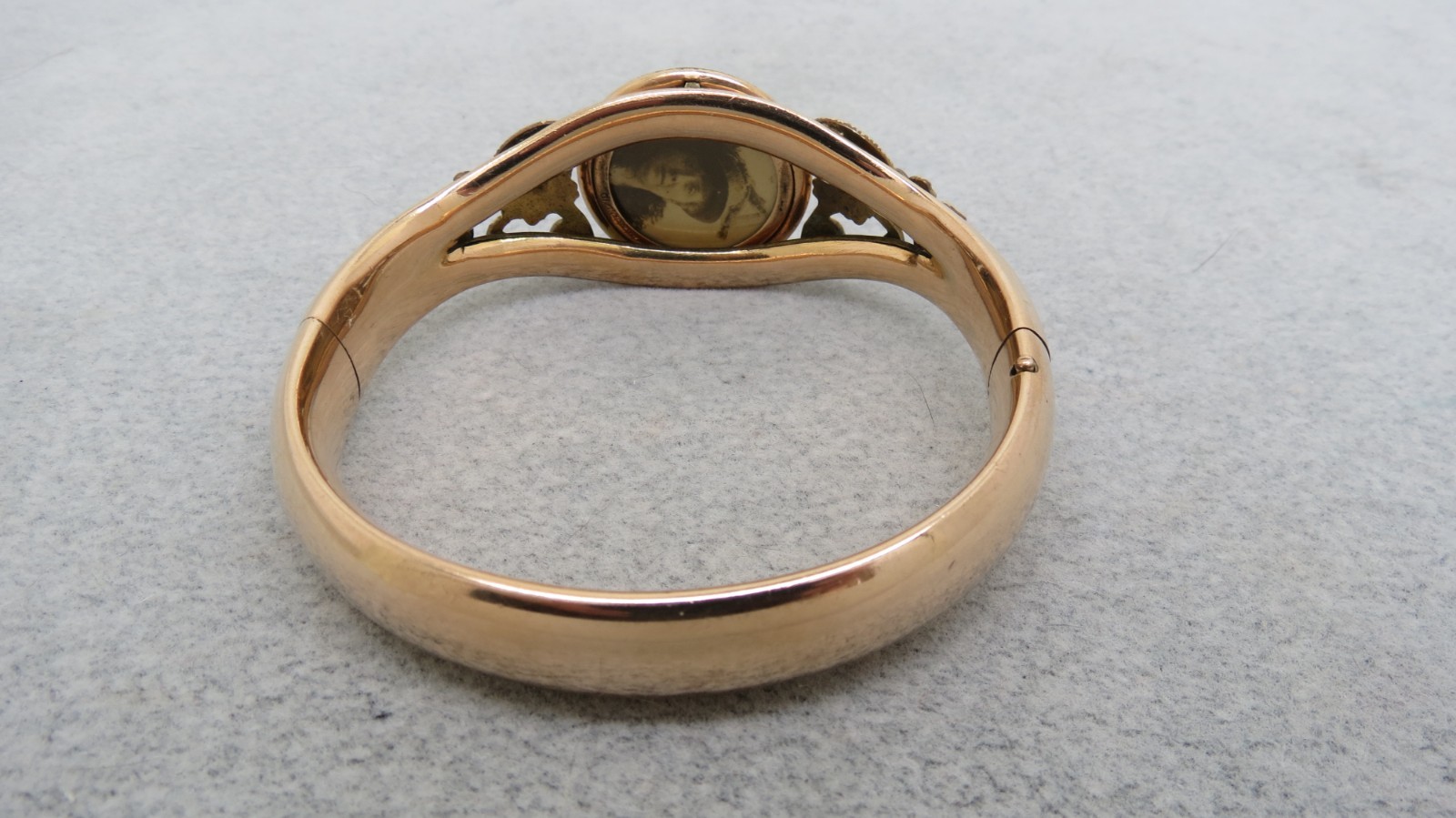 Victorian Gold Filled Bangle Bracelet 43 Grams AC Co Hinged 7.75″ Photo Locket