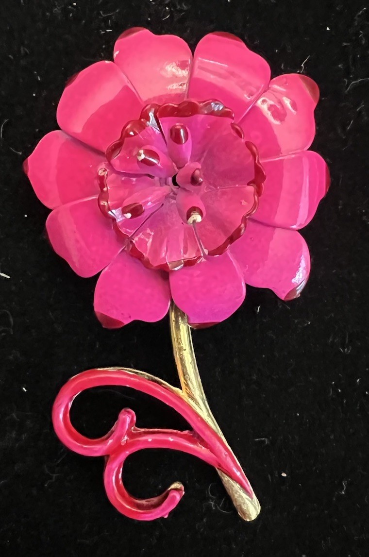 Vintage Pink 2-1/2 Inch Flower Brooch With Gold Stem