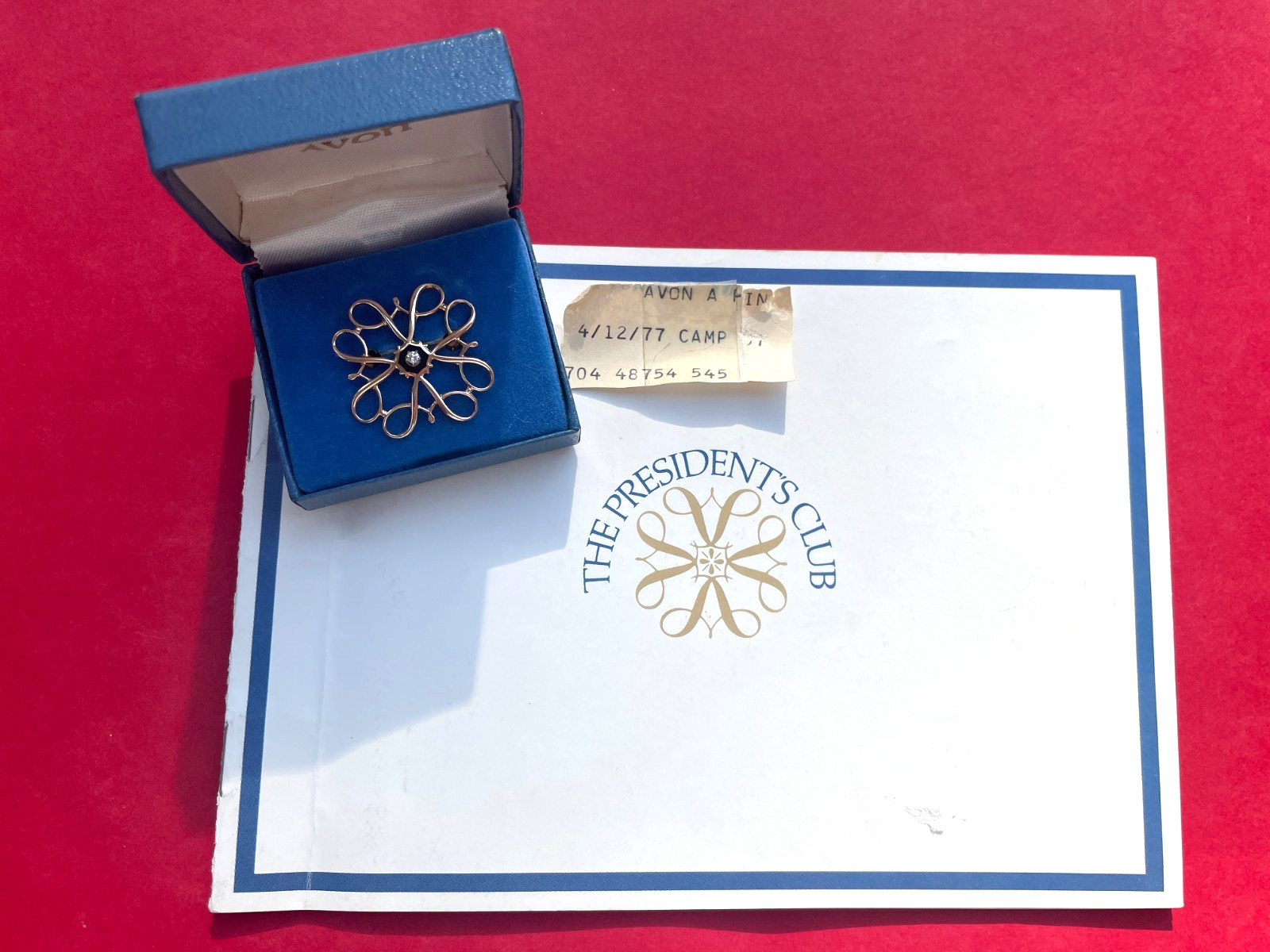 Vintage AVON 10K Yellow Gold Diamond & Onyx Award Pin/ Brooch w/ Box & Booklet