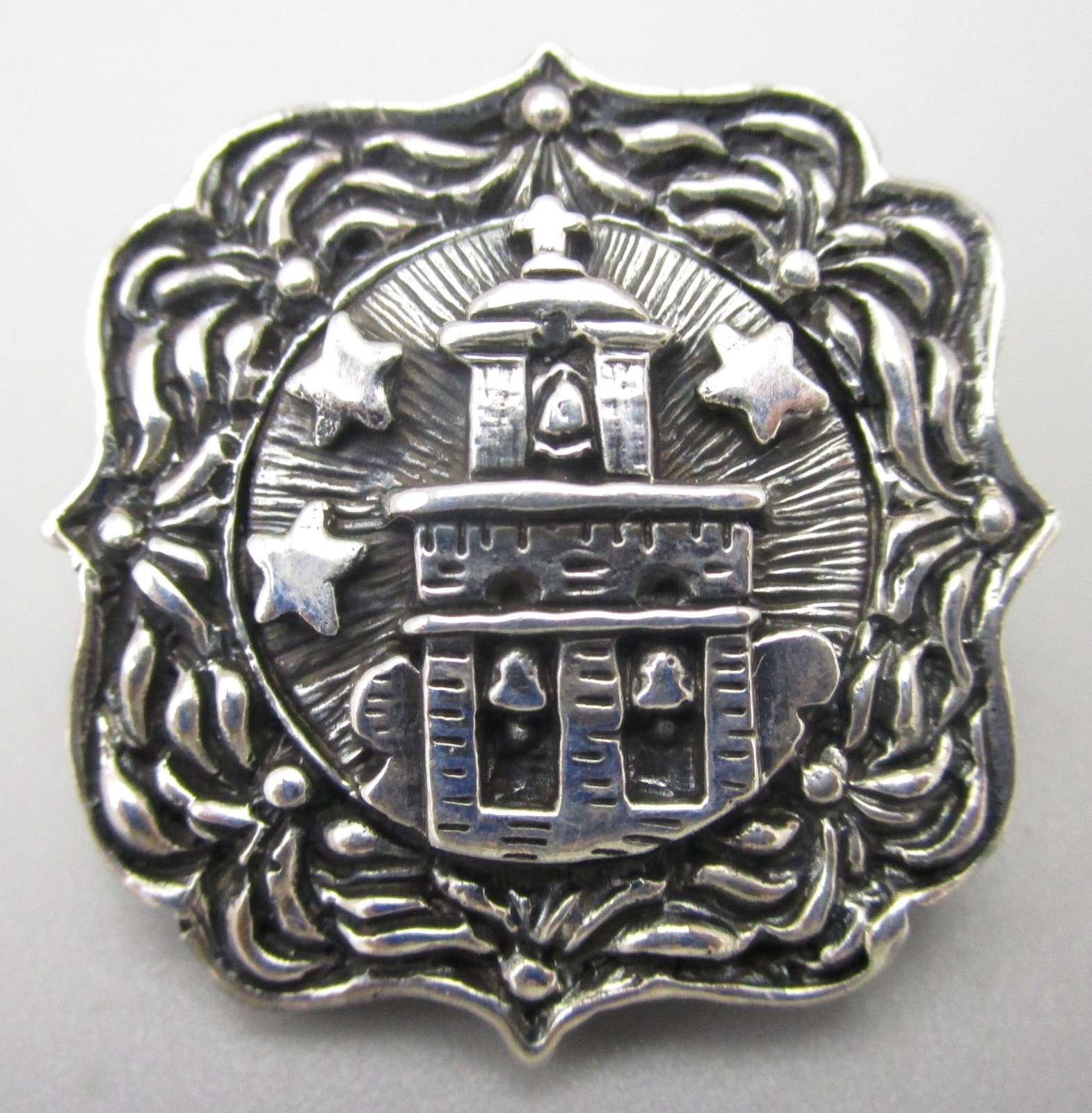 DIAN MALOUF STERLING 1″ MISSION CHURCH PENDANT WITH FANCY BORDER 14.9G