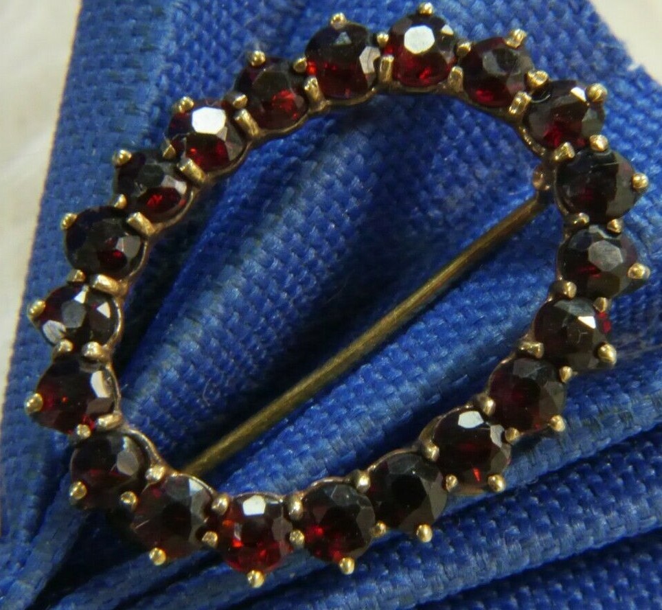 14k Yellow Gold 1 1/4″ x 7/8″ Garnet 3.5 mm x 20 Vintage BROOCH pin BROACH