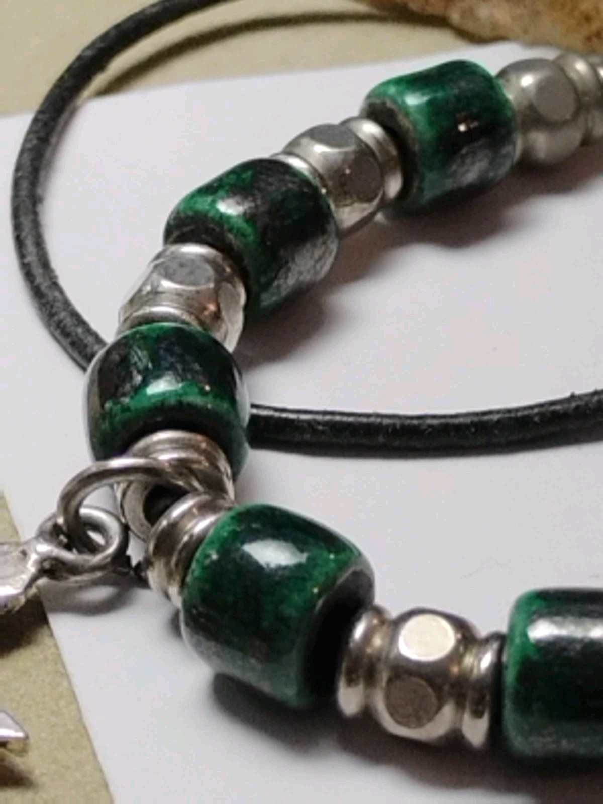 Vtg HEMP/CANNABIS Charm/Pendant Necklace, 20″ Silver Tone, Green Ceramic Beads!