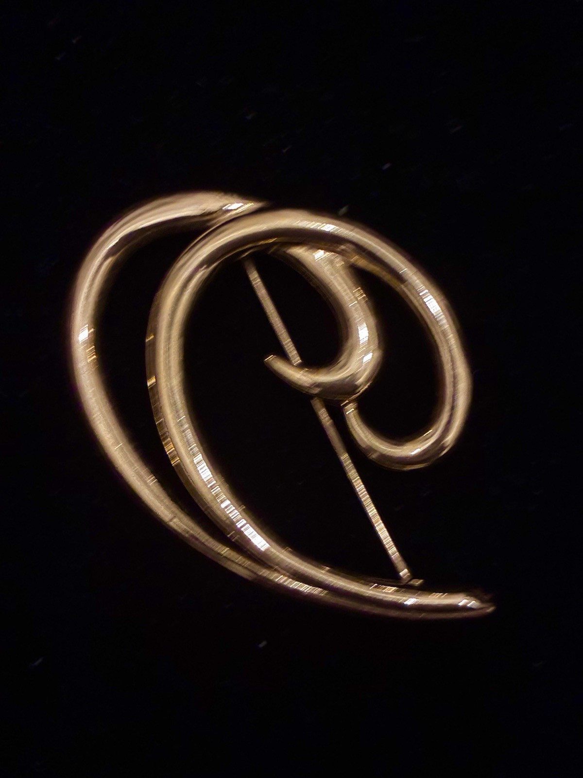 VINTAGE TRIFARI TM GOLD DOUBLE SWIRL BROOCH / PIN – BEAUTIFUL PIN!!