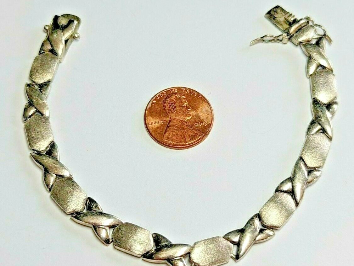 VINTAGE HUGS & KISSES STERLING SILVER BRACELET SIGNED FAS 925 ABOUT 7 1/2″ LONG