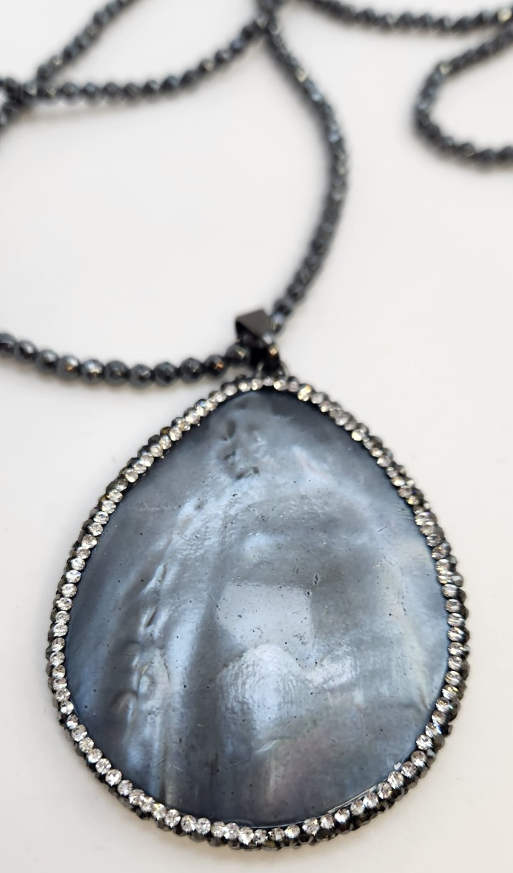 Vintage Joan Rivers Gray mother of Pearl and Rhinestone Pendant Necklace 33 in