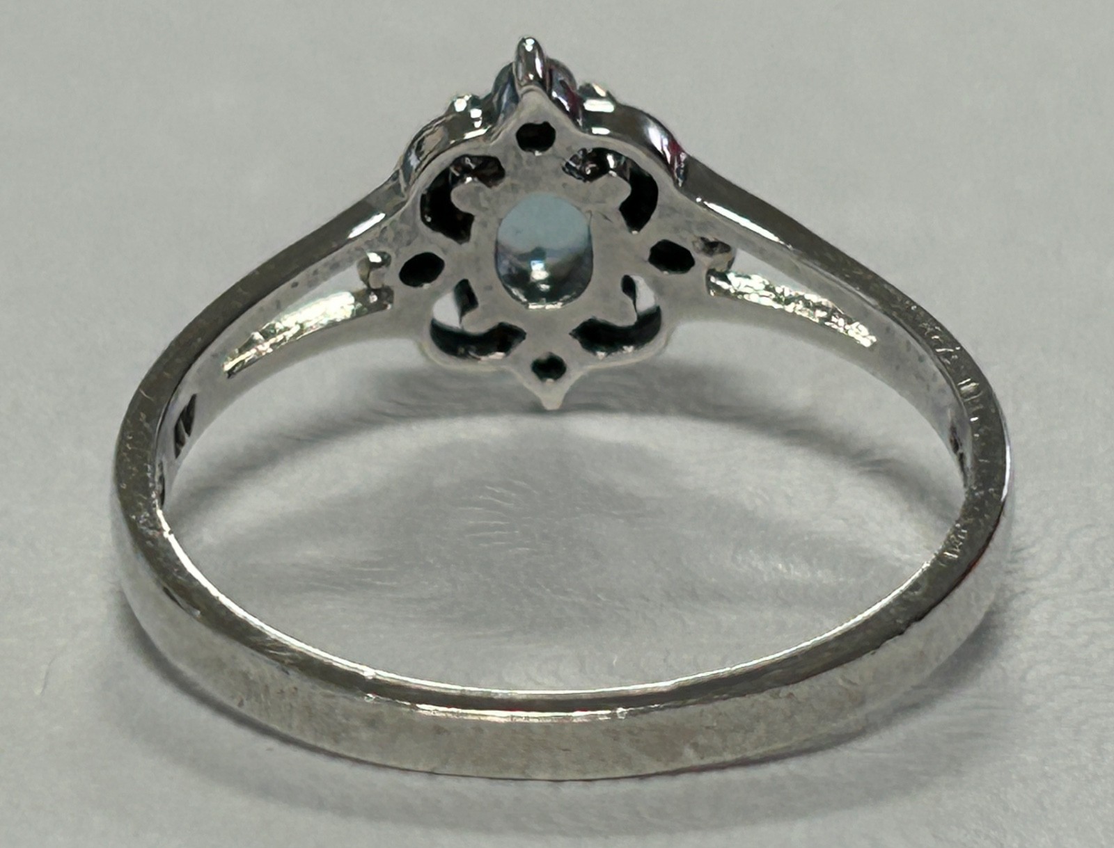Vintage AVON Sterling Silver 925 Ring with Blue & White/Colorless Stones Size 8