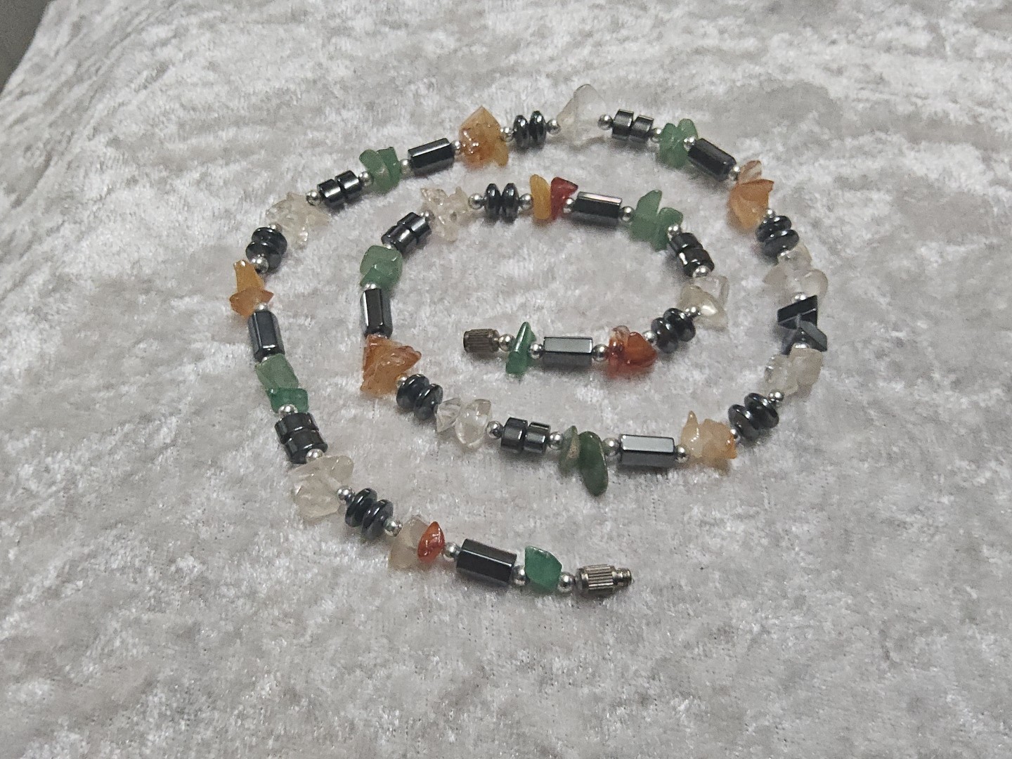 VTG Green Apple Agate Orca Chalcedony Hematite Chip Necklace Barrel Clasp 70’s