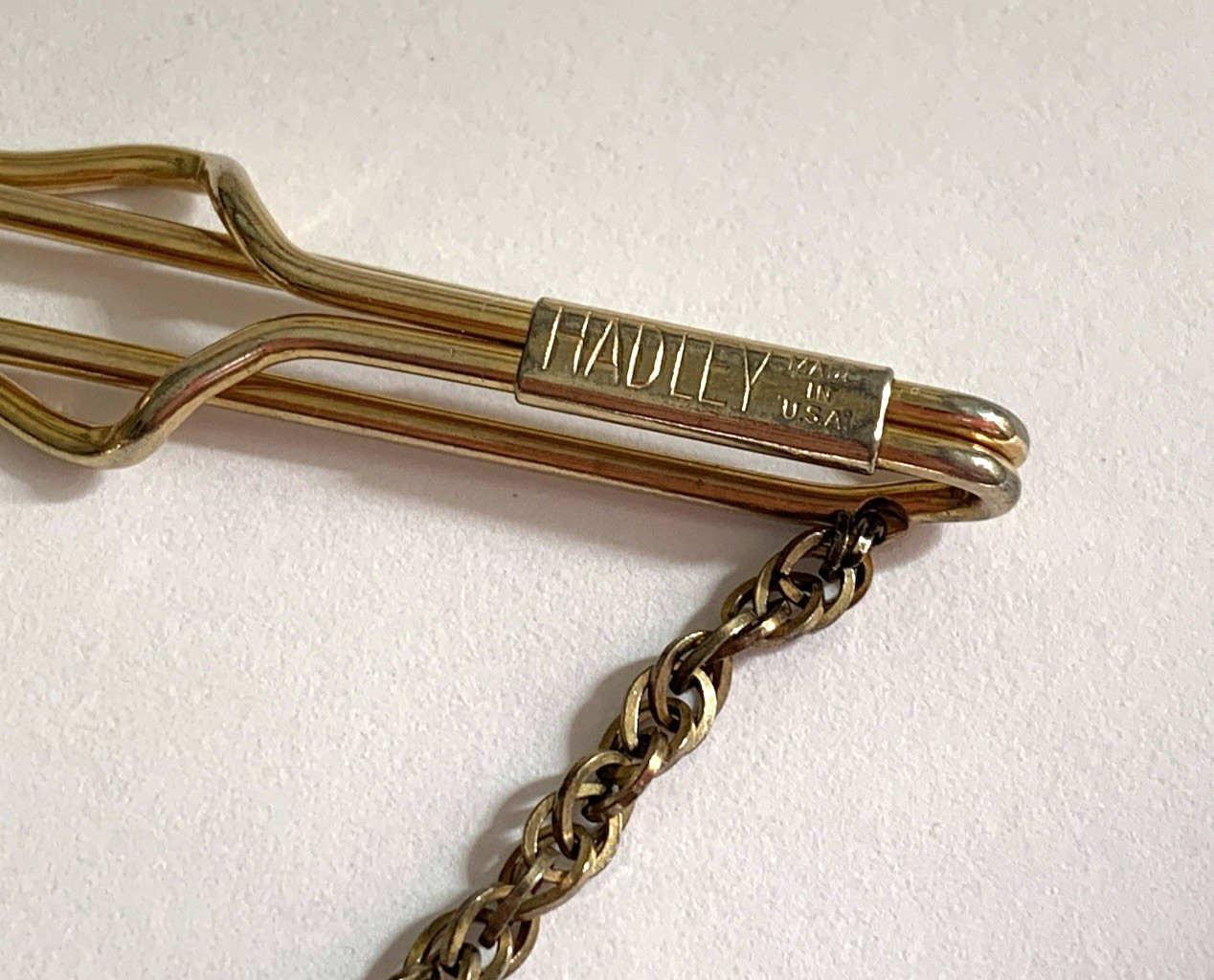 Hadley Vintage Men’s Tie Clasp Bar Clip with Chain Gold Tone USA