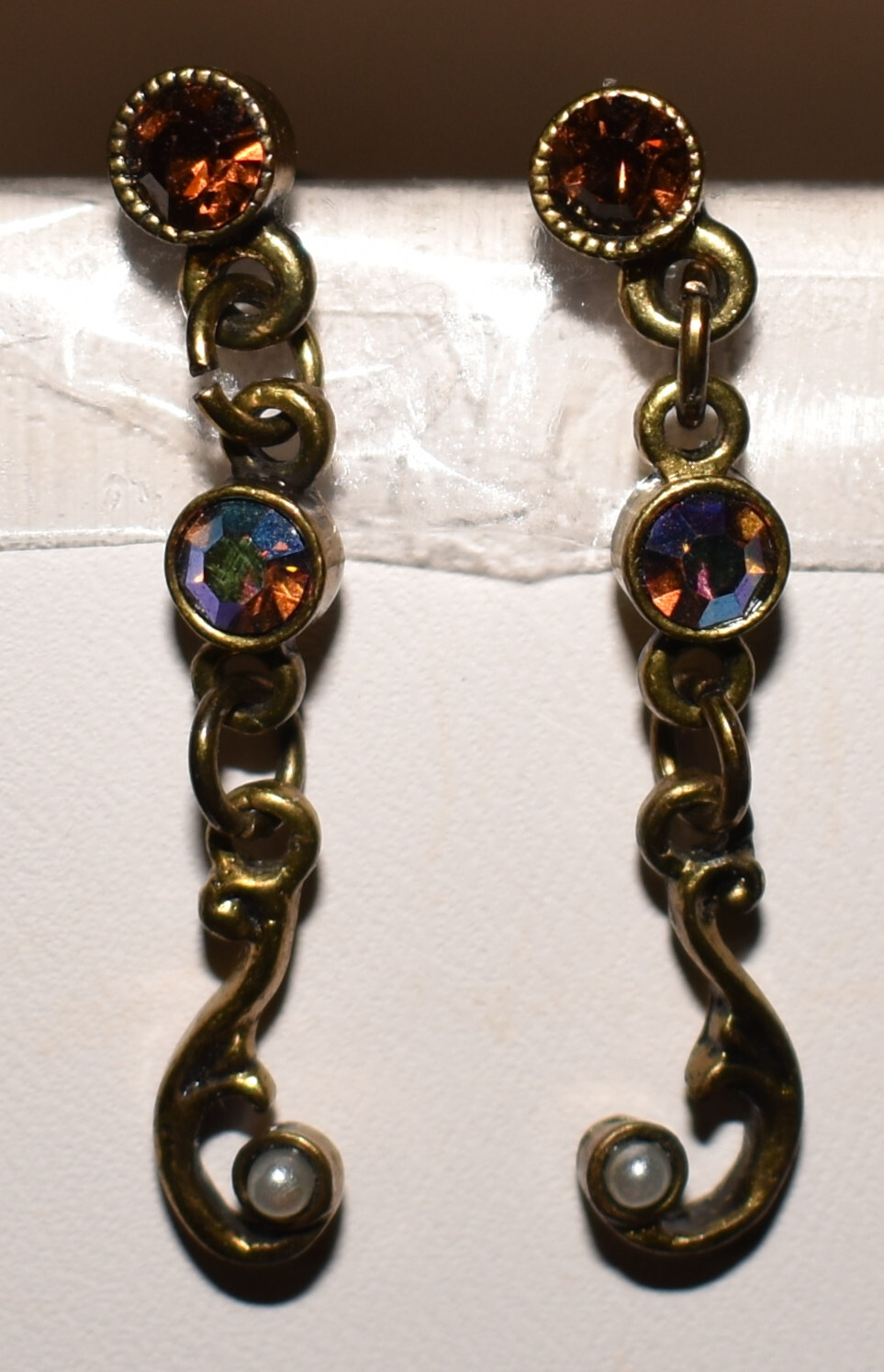 Vintage 1920-50’s Cameo Necklace w Black Velvet Cord & Matching Dangle Earrings