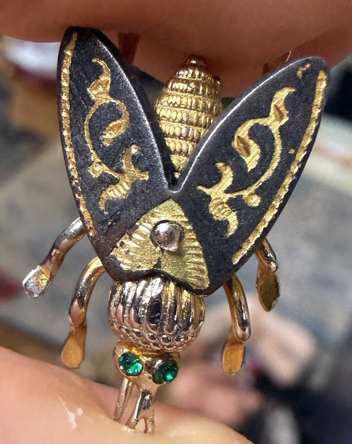 Vintage Spanish Damascene Toledo fly bug insect figural gold toned brooch pin