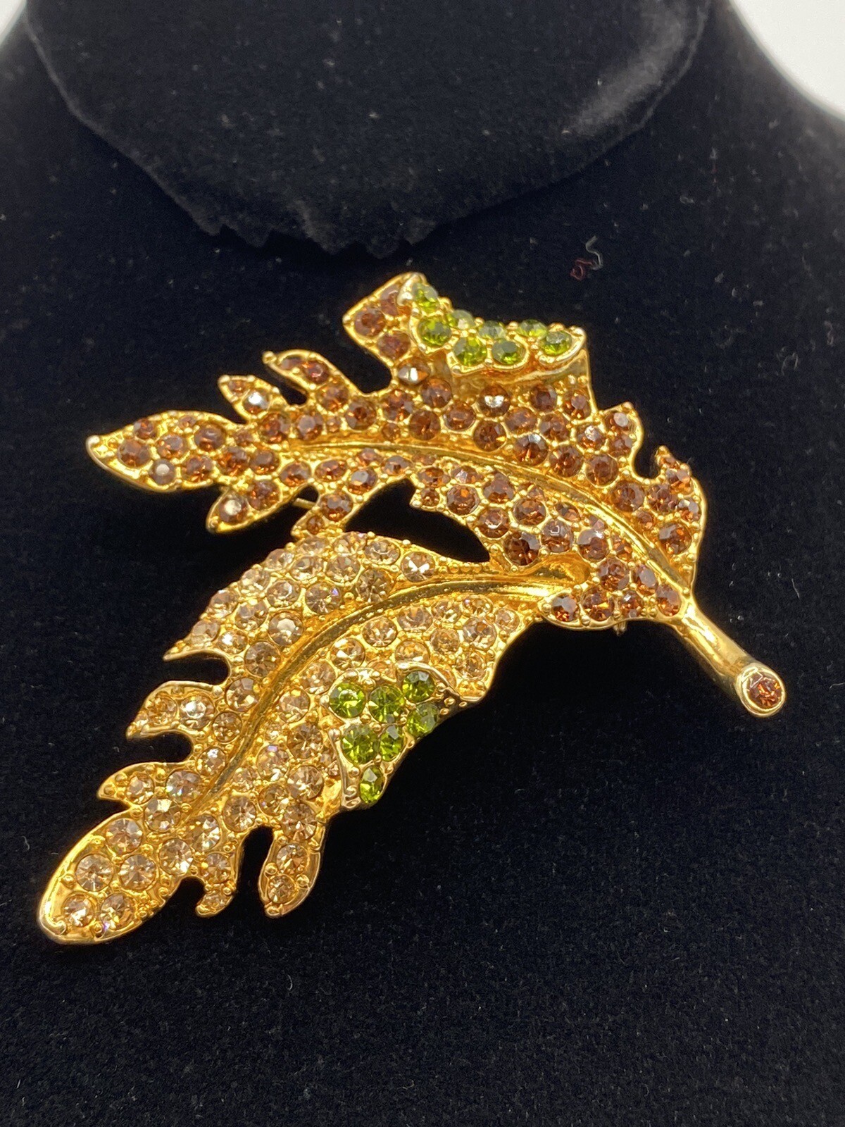 Brooch Kenneth J Lane KJL Signed Leaf Leaves Rhinestones Gold Tone With Box NICE