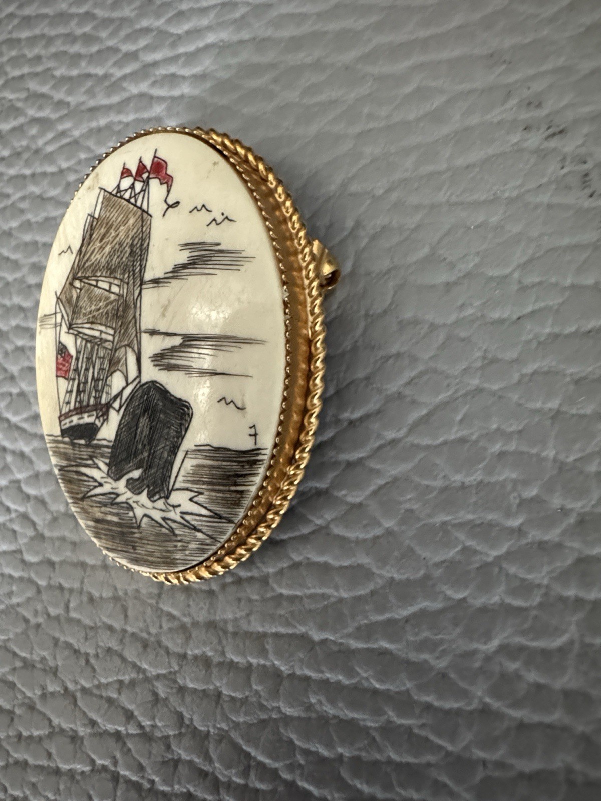 12K GOLD FILLED GENUINE SCRIMSHAW SHIP WHALE USA FLAG COLOR PENDANT BROOCH PIN