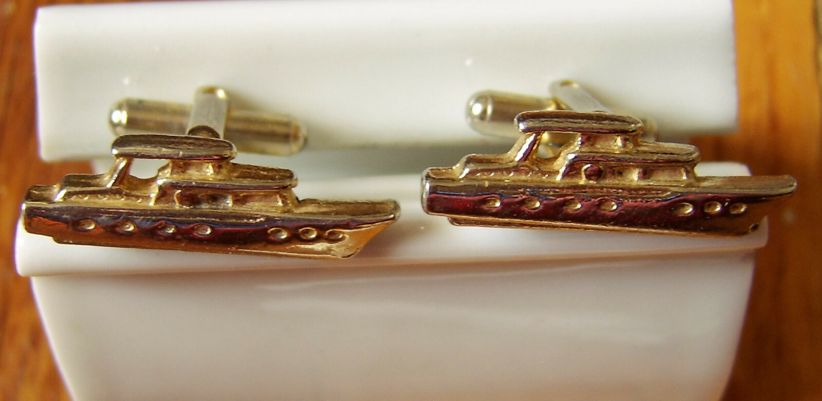 Vintage Gold-Colored Metal CUFFLINKS Speedboat? Yacht?