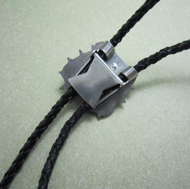 Vintage Western Bolo Tie – Animal Wildlife Design (With Tie Clip)