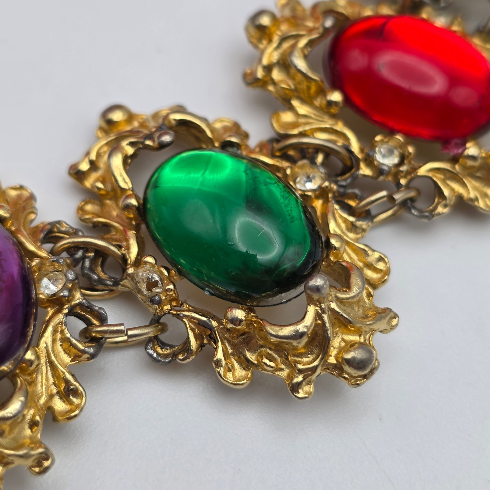 Vintage Victorian Revival Lucite Cabochon Bracelet Gold Tone Rhinestone 7.5″