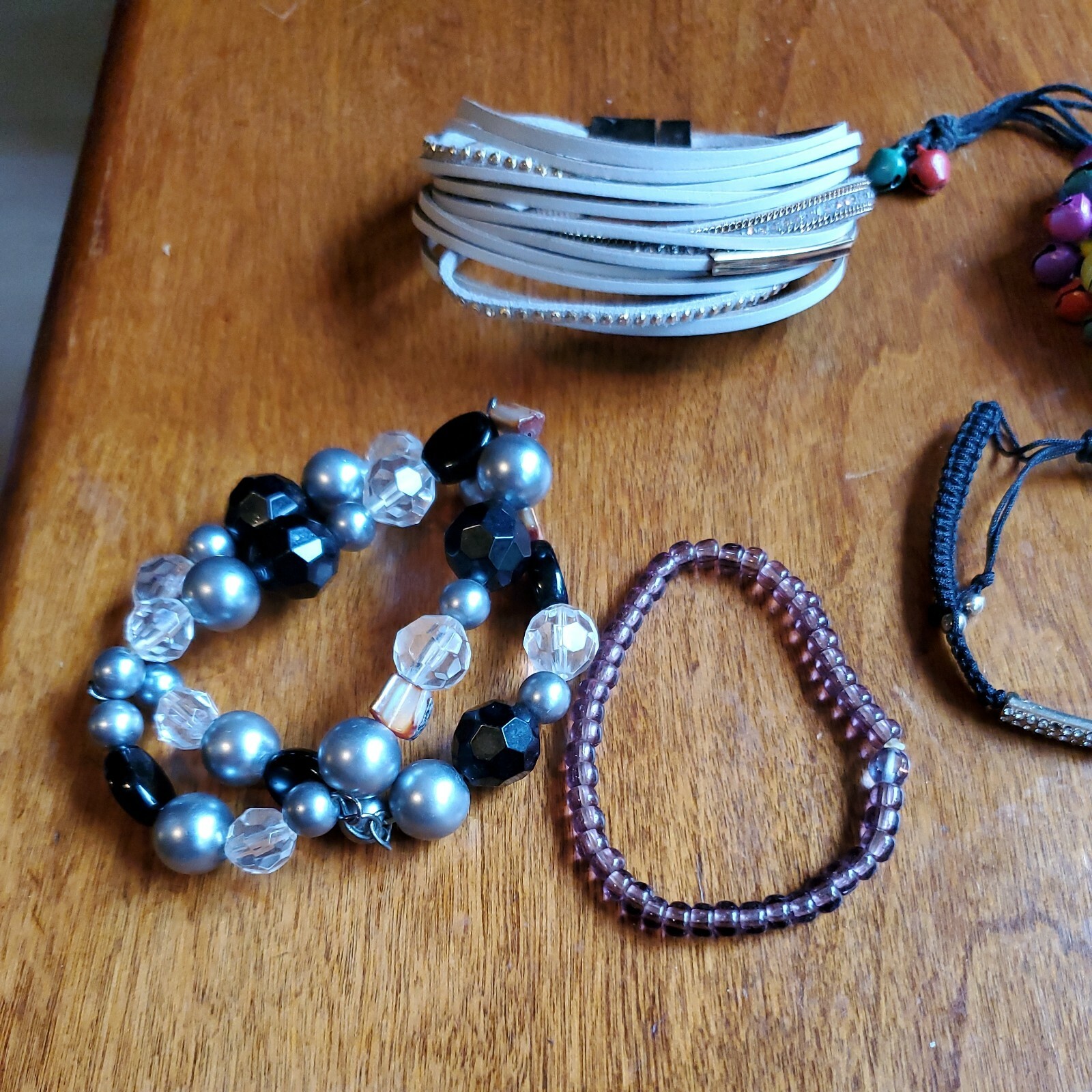ASSORTED STYLES MULTICOLOR MULTI STRAND Mixed BEADED 9 BRACELET LOT. As is