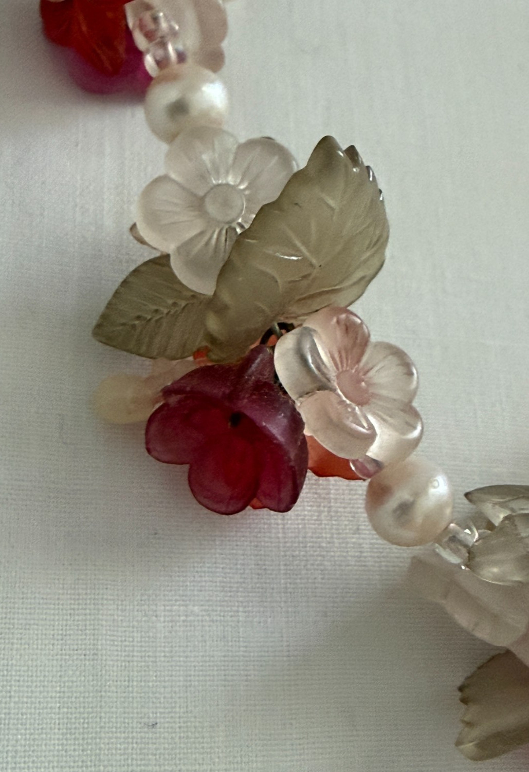 Vintage faux pearl bead plastic flowers leaves Necklace lightweight