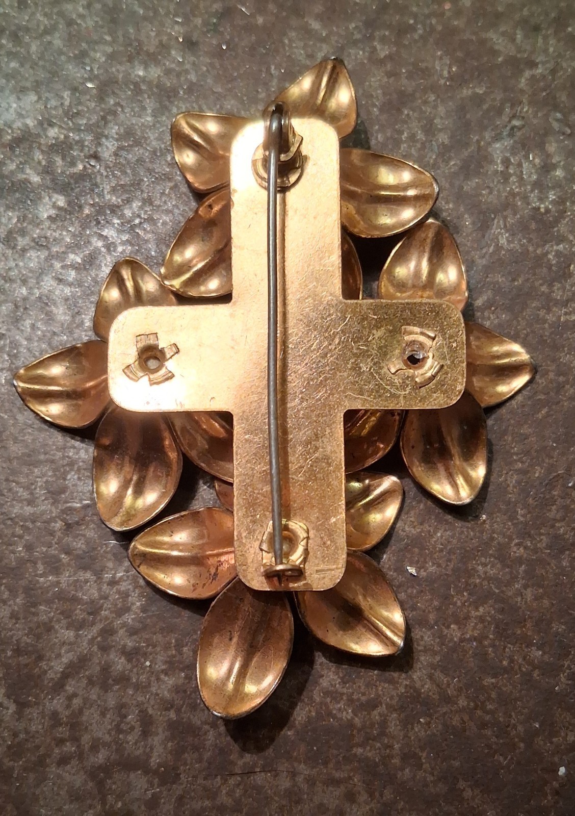 Vtg Gold tone 4 Flower Bouquet Faux Pearl Brooch 2.75″ 3D Posy Floral Pin Large