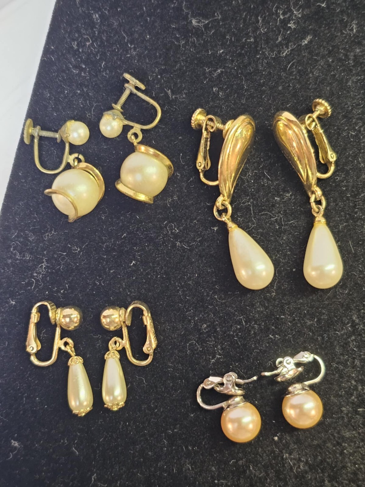 Lot of 11 Pairs- vtg Earrings w/ Faux Pearl costume jewelry Avon, Monet Mixed