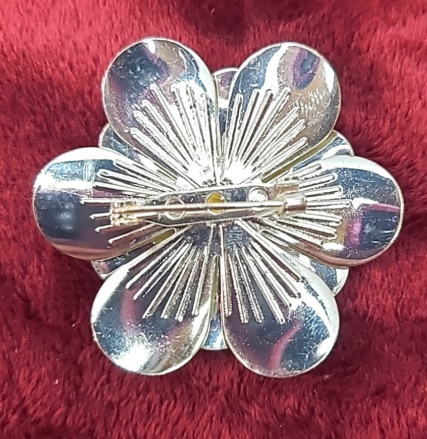 Vintage Lime Green Enamel Flower Broock w Tiny Butterfly