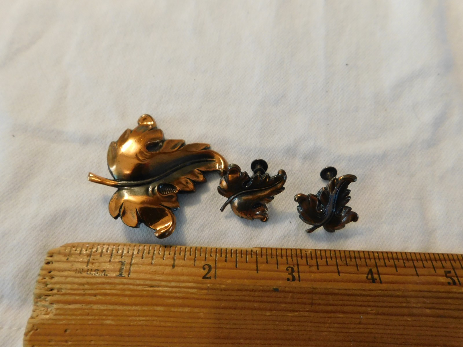 Vintage Copper Metal Leaf Brooch and Matching Screw on Earrings Set