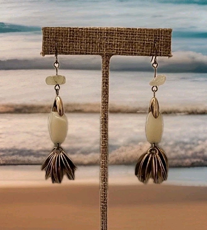 Vintage Dangle Leaf Drip Drop Earrings White Quartz Crystal w Gold 2.5″ LengthK1