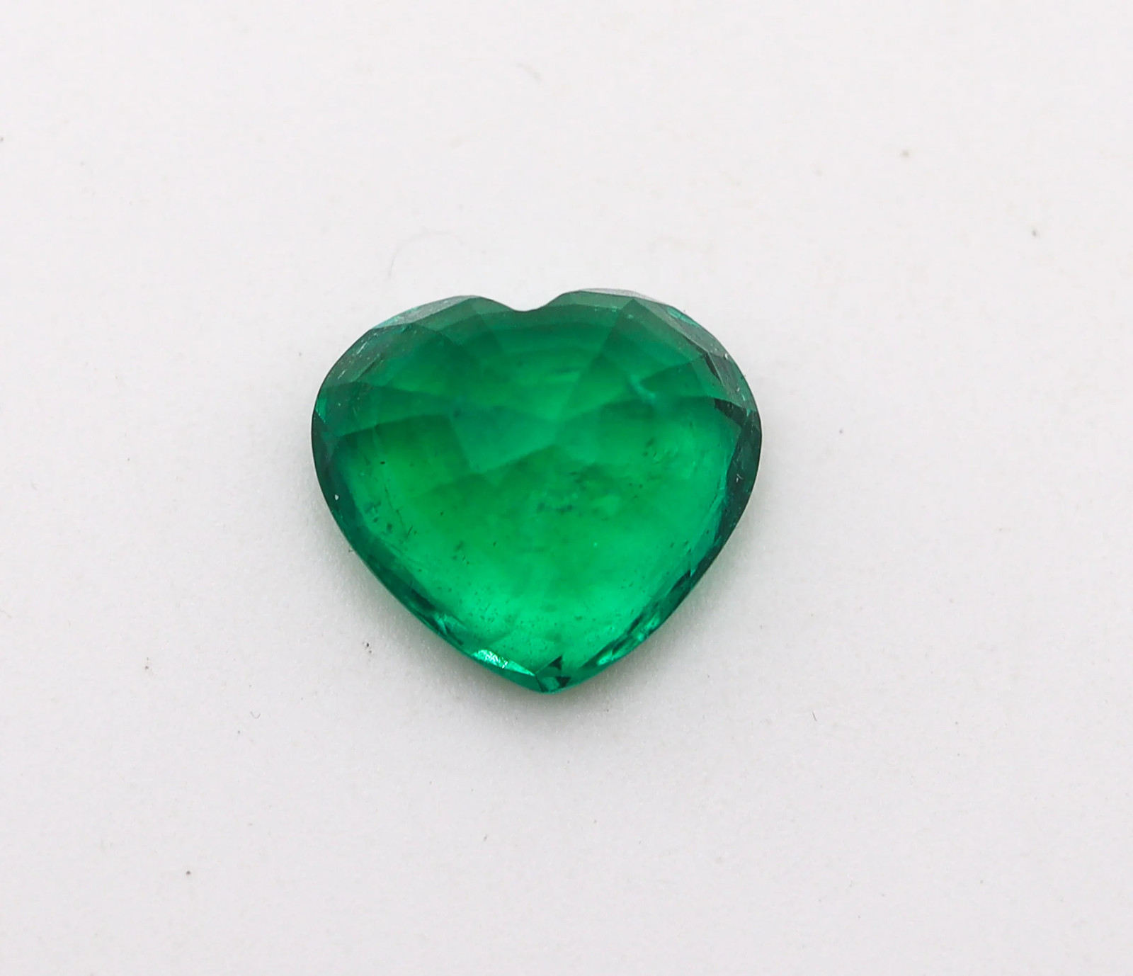 GIA CERTIFIED Emerald Heart Shape Vivid Green 5.07 Carats GIA-5222946776