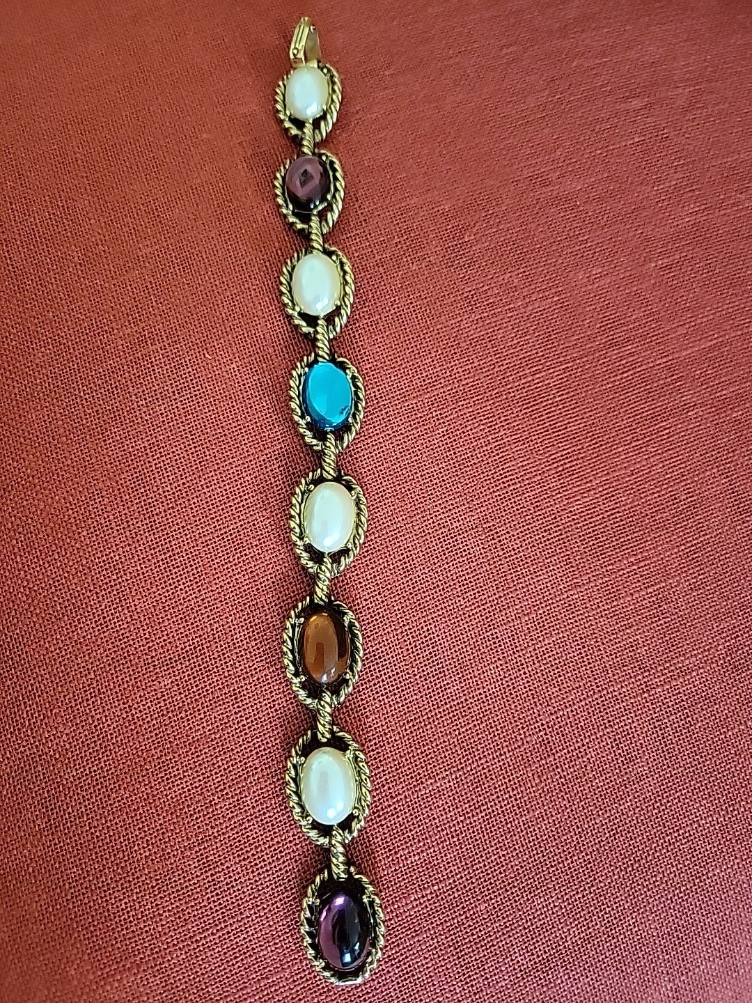 Vntg Floating Gripoix Cabochons & Pearls Golden Ornate Bracelet 8″, 32 gms
