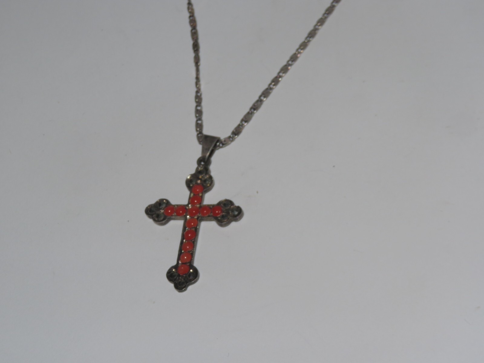 900 Silver Coral & Marcasite Cross Pendant & Sterling Silver Chain (4V)