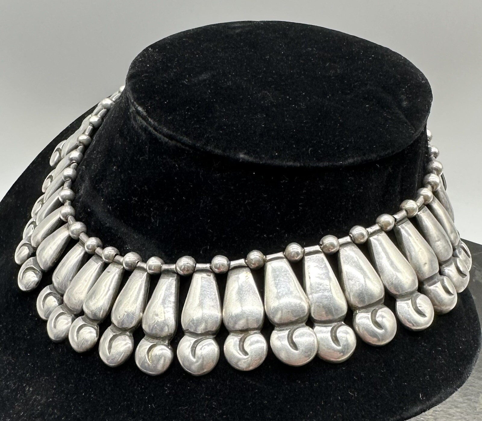 AM Signed 980 Sterling Silver Modernist Brutalist Phallic Tribal Choker Necklace