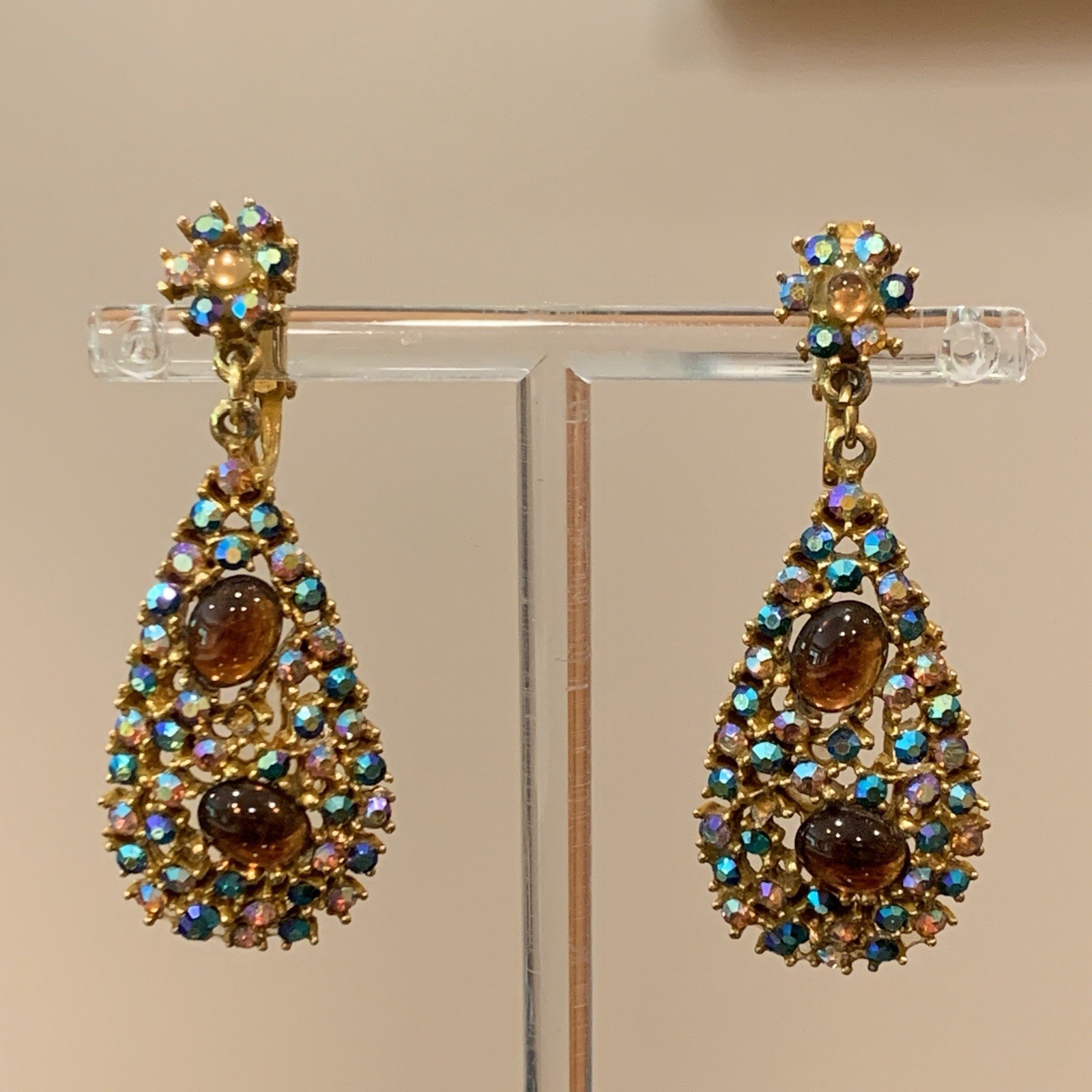 Vintage Mode-Art Signed “ART” Rhinestone Brooch & Earrings Set Aurora Borealis