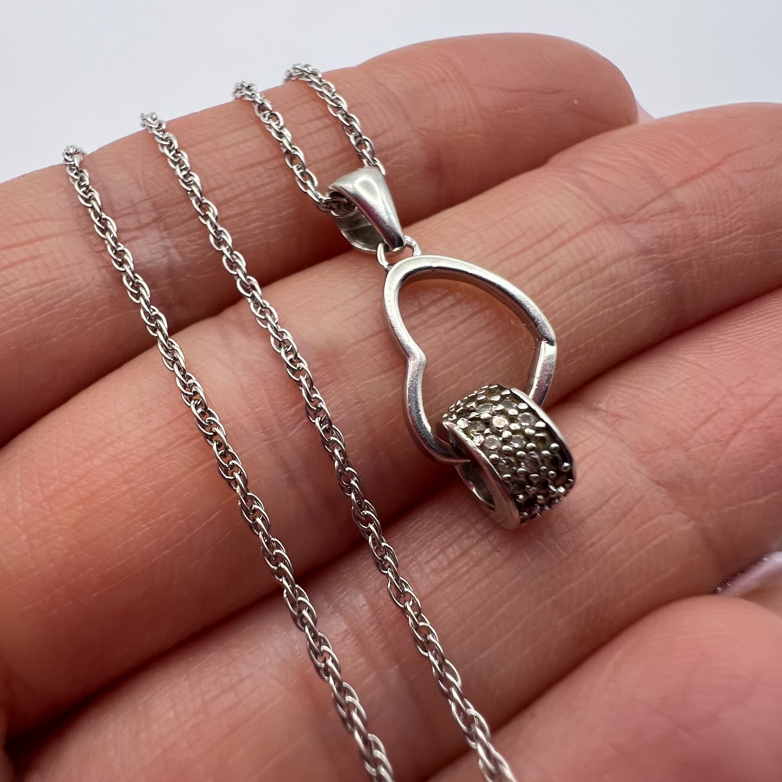 ​Vintage 925 Sterling Silver Heart Pendant with 45cm Chain – 3g Stamped – Elegan