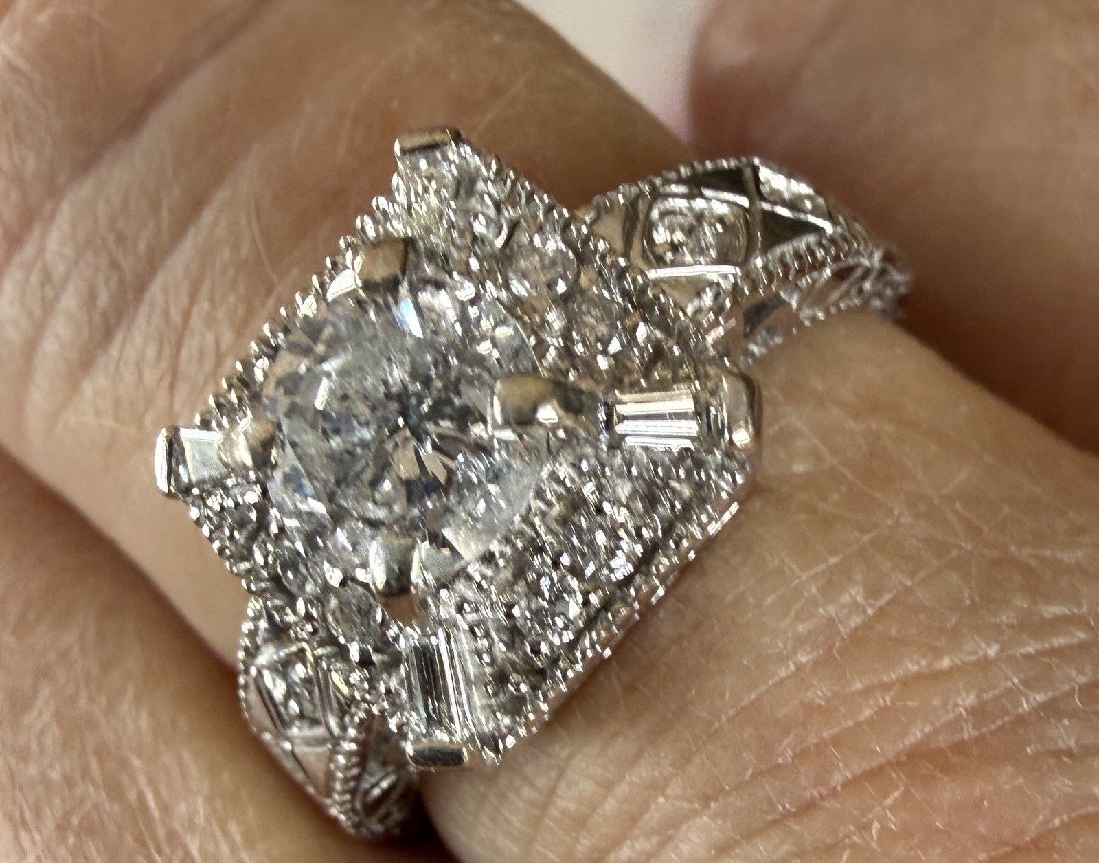Vintage 1 Carat Diamond Filigree Ring in 14kt White Gold. Size 9