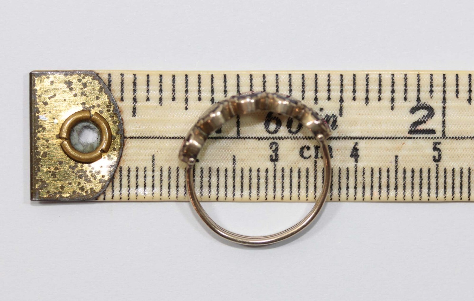 PRETTIEST GEORGIAN 9CT GOLD FIVE GARNET HALF HOOP RING in AMAZING CONDITION