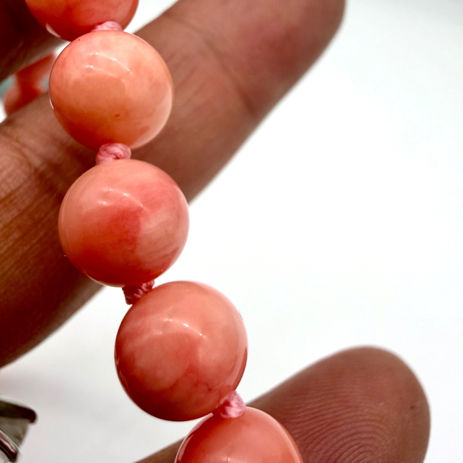Vintage 56″ Genuine Angel Skin Coral Necklace Hand Knotted 8.5mm Beads 124g