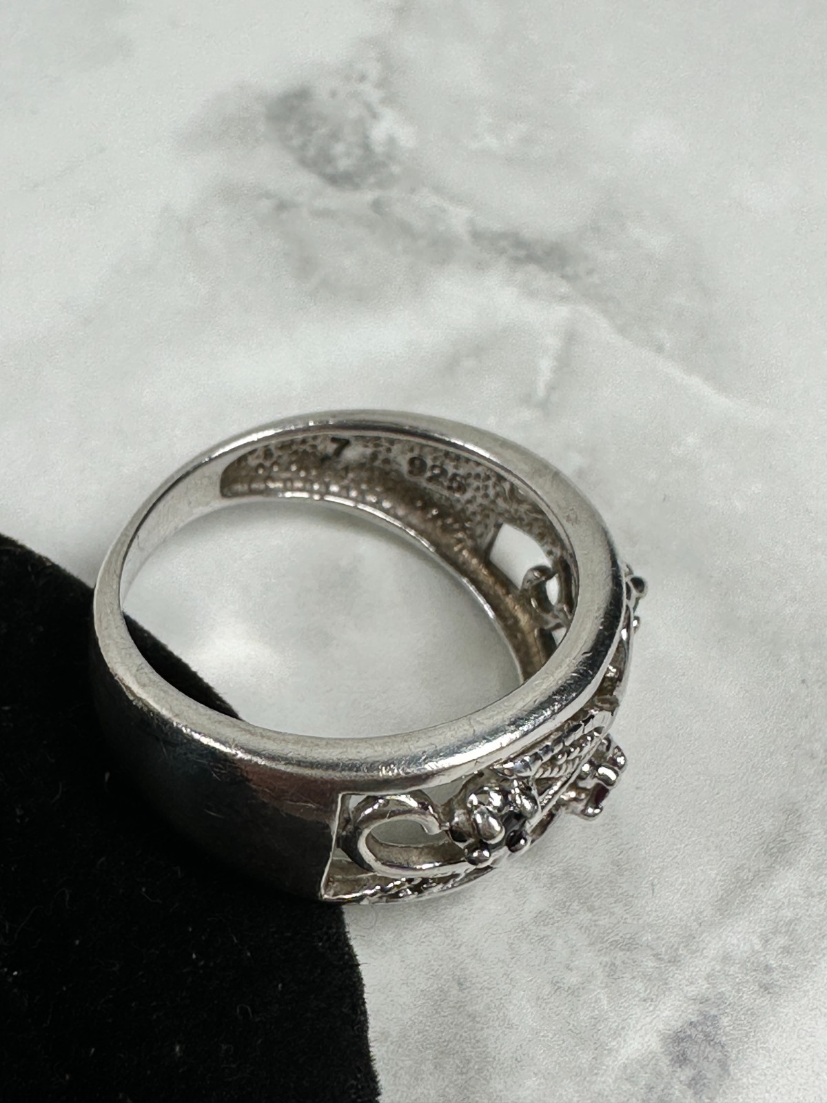 Avon Sterling Silver Swirl Ring with Small Ruby Emerald Sapphire – Size 7