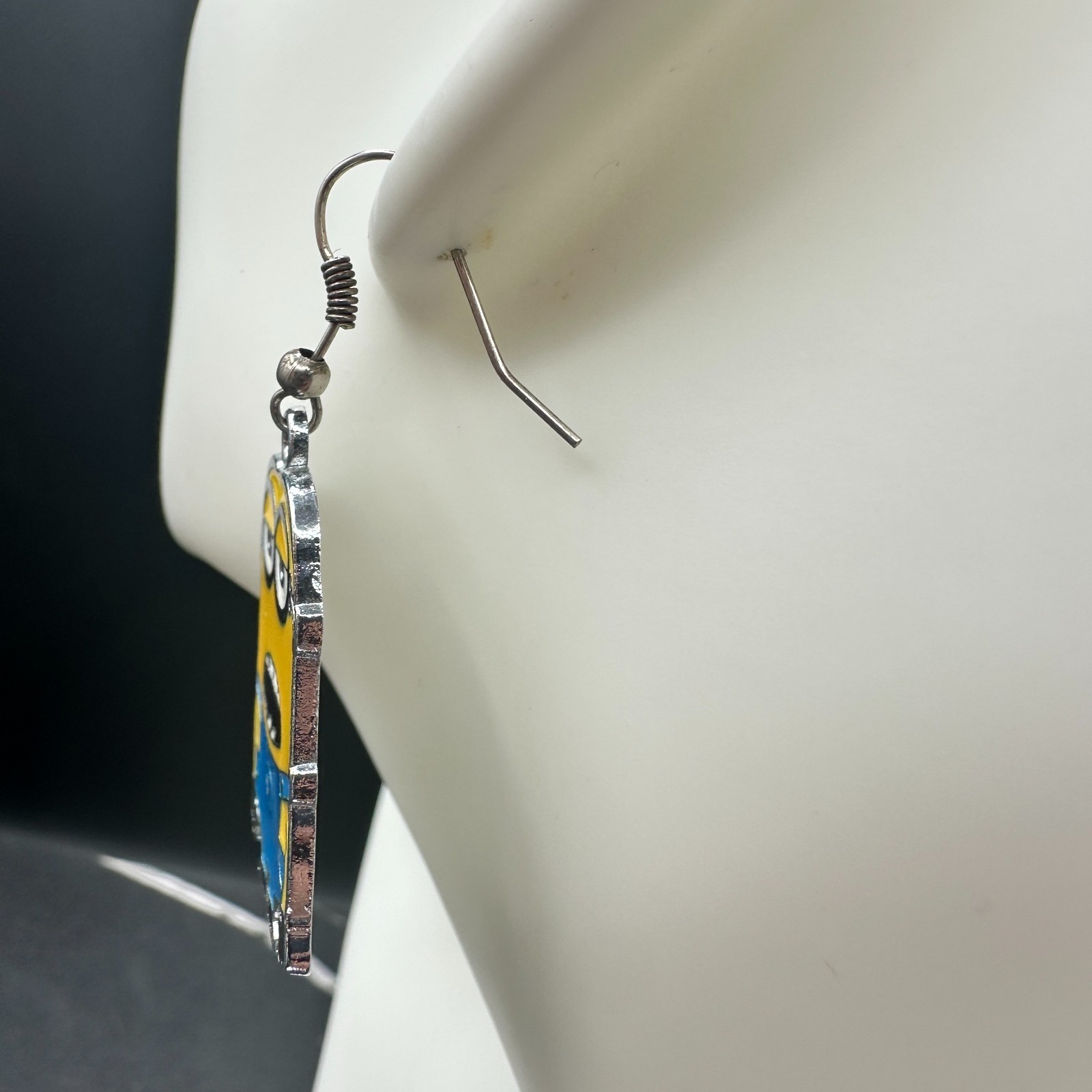 VTG Gold Tone Drop Earrings Yellow Amber Faceted Stone Round Dangle Post