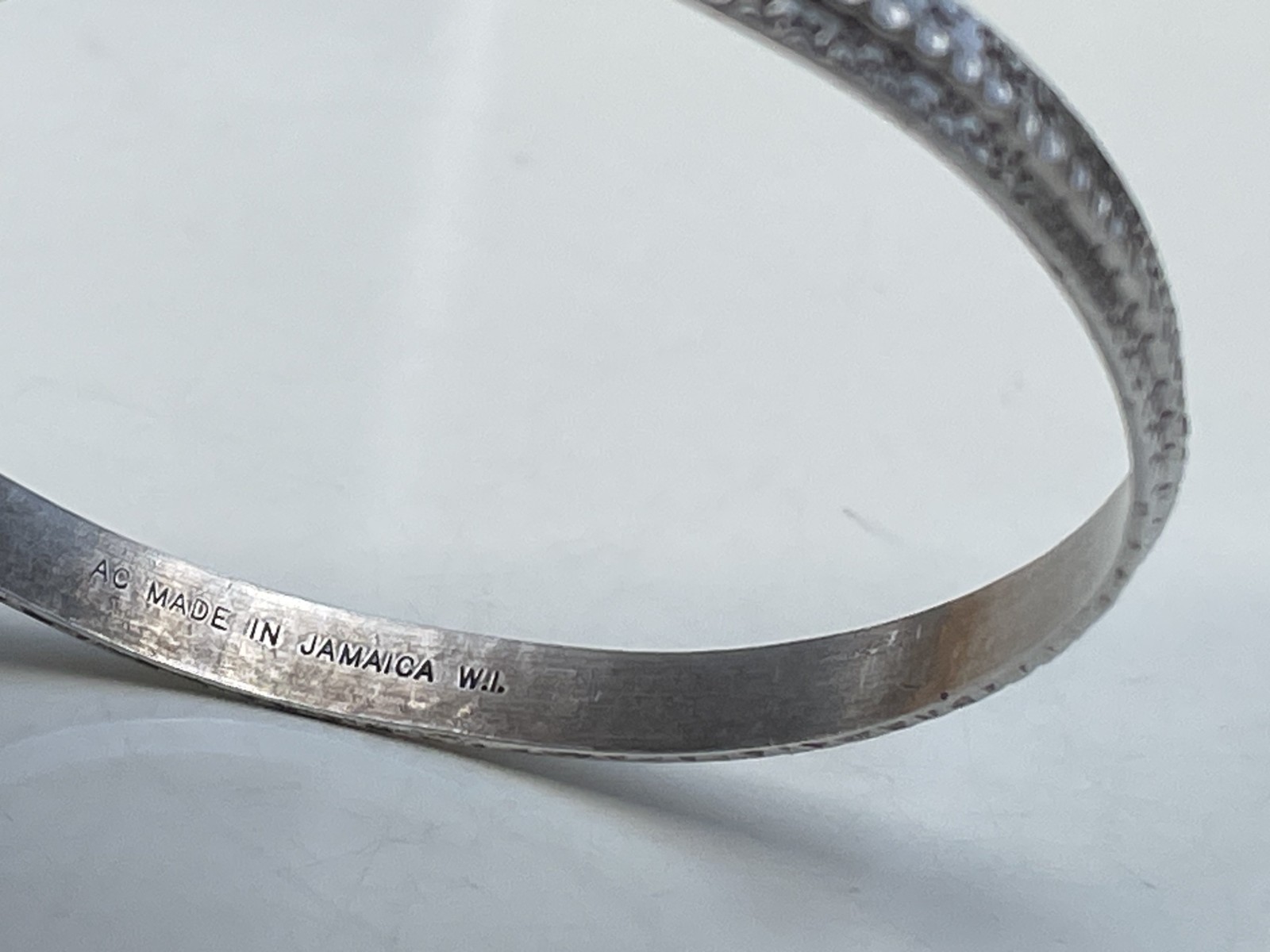 Vintage Jamaica AC 925 Sterling Silver Ribbed Bangle Bracelet 13 Grams 8″