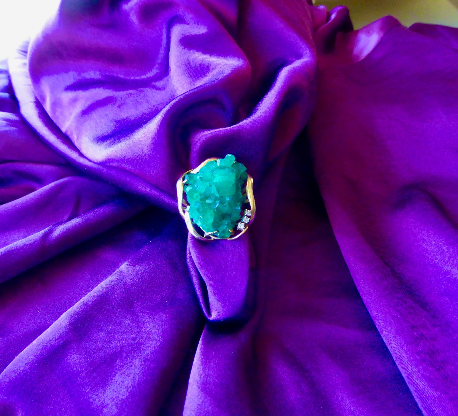 Vintage 1970s 14k Gold and Synthetic Emerald Crystal Ring Freeform Brutalist