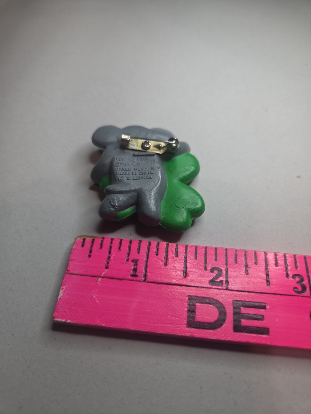Vintage Fun World Luck Of The Irish St Patrick’s 2″ Brooch Pin Jewelry Mouse