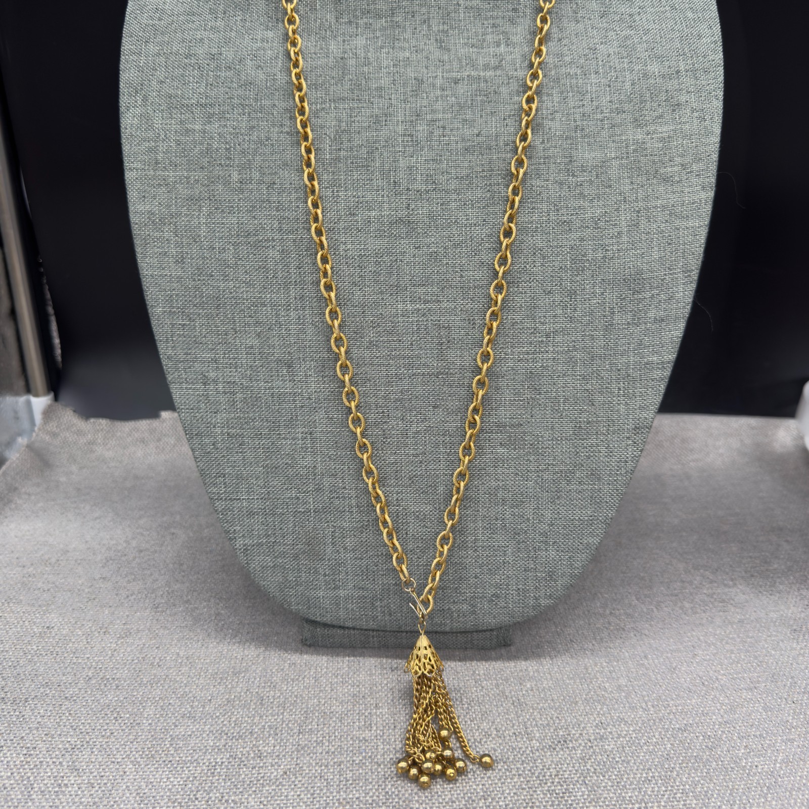 Vintage Necklace Tassel Pendant Textured Gold Tone Links 36 Inches