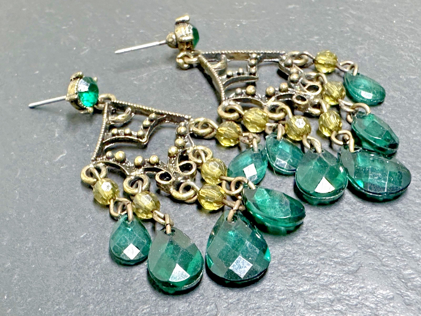 4 PAIR VINTAGE EARRINGS FOR PIERCED EARS IN GREENS, BROWNS N186