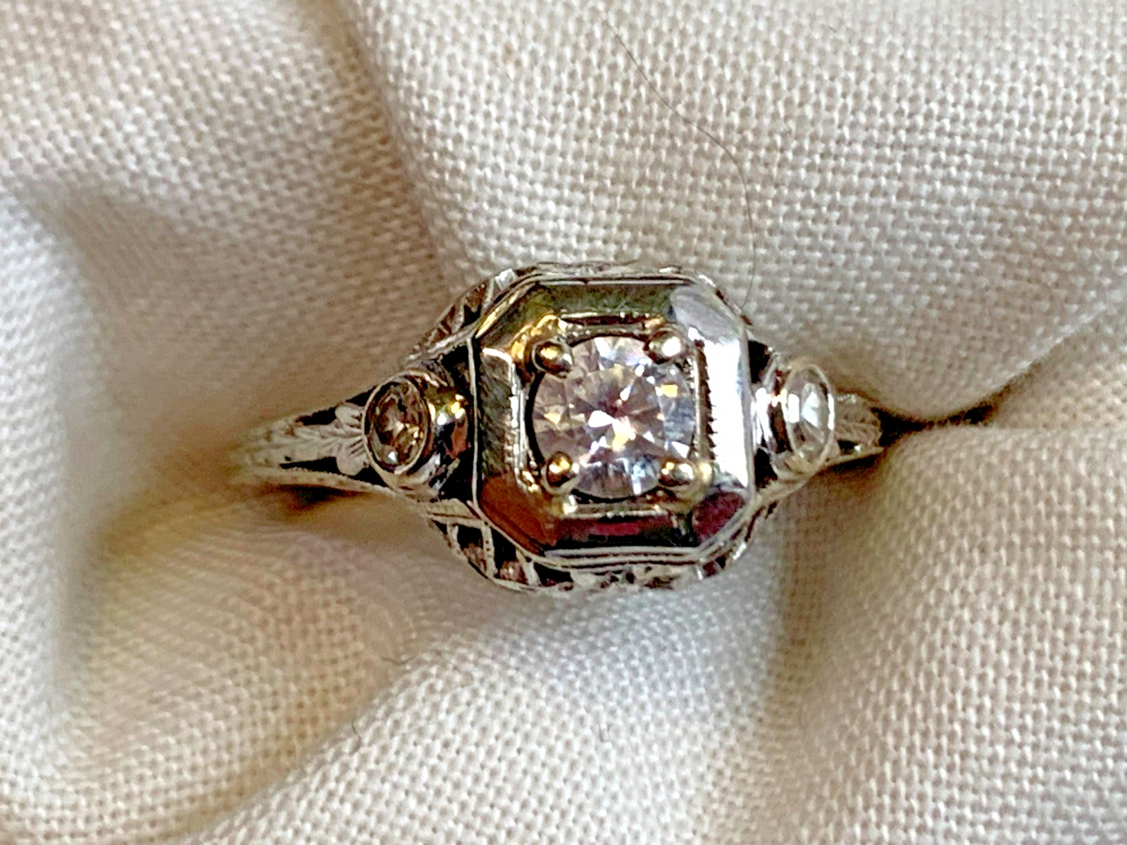 Vtg White Gold Diamond Ring 2.55g Fine Jewelry Size 5.25 Band Clear Stone *READ*