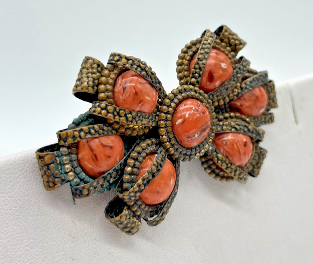 VTG Art Deco Textured Brass Ribbon Faux Coral Cabochon Brooch 2.5″