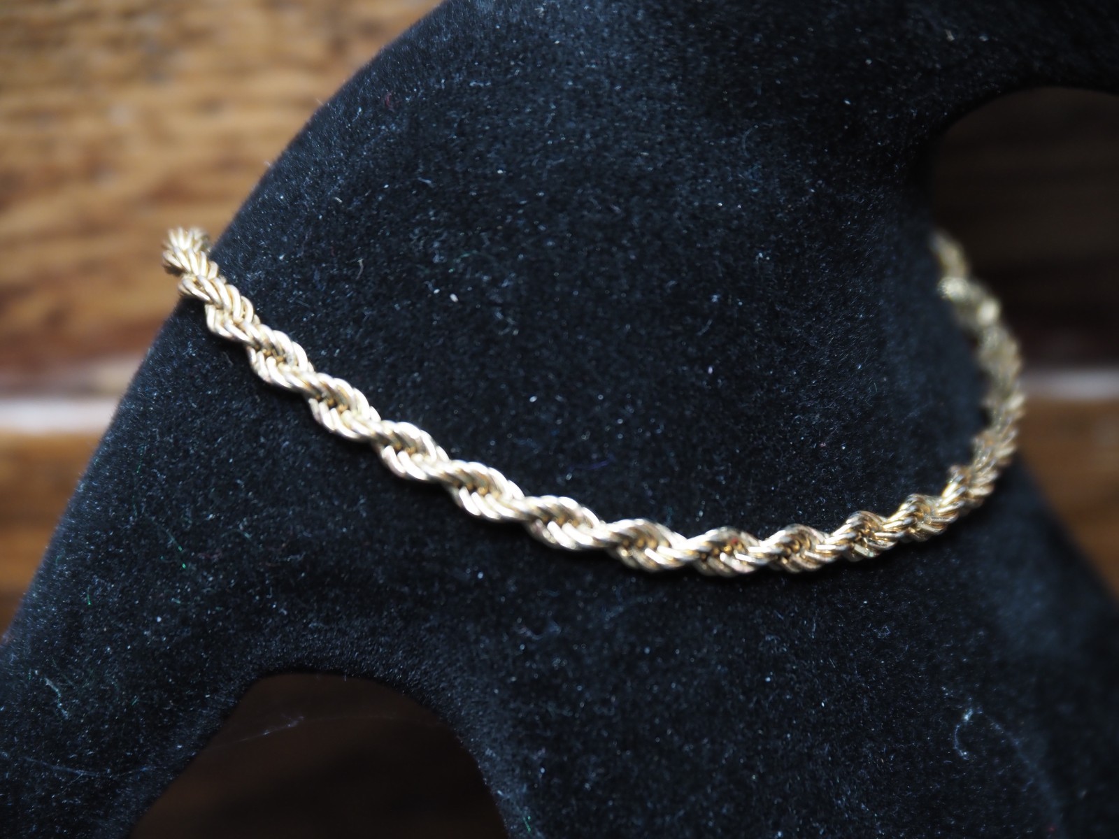 Monet Vintage Gold Tone Sister Clasp Chain Bracelet 7.5″ Long, Signed E853