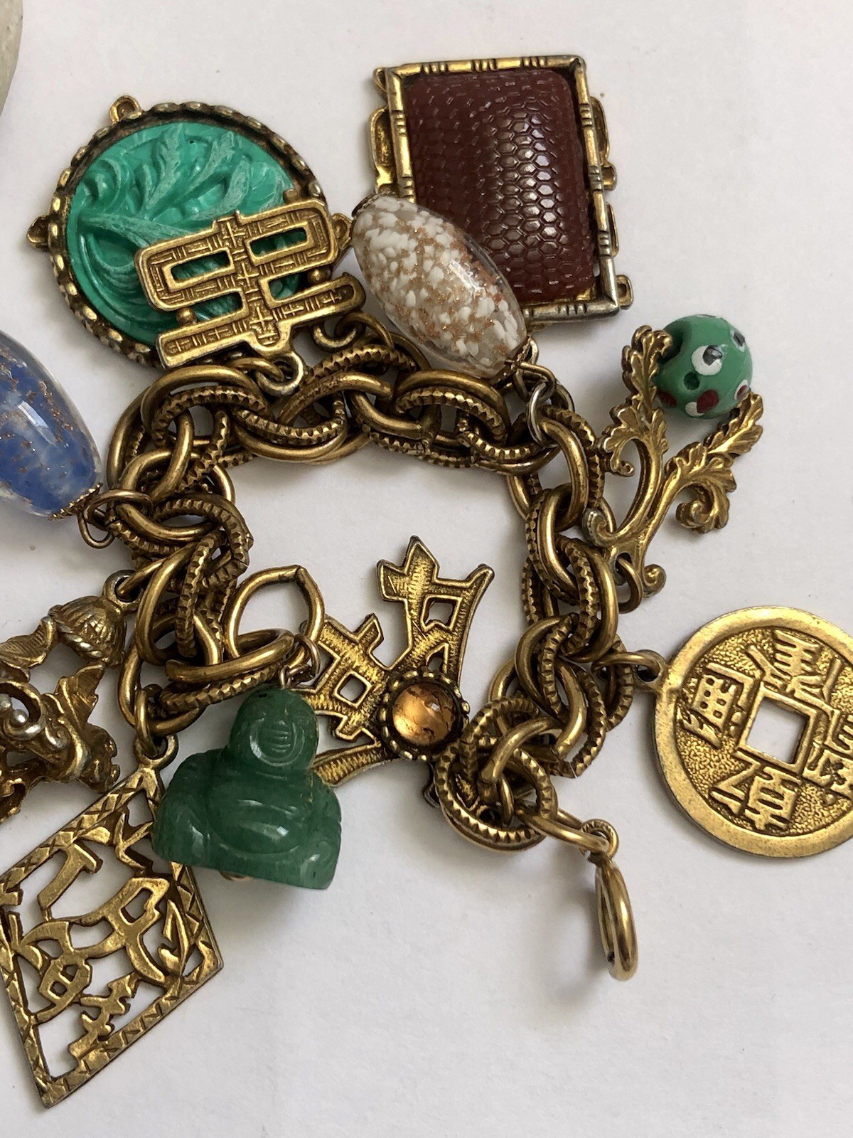 VTG Gold Tone Bracelet W/ Charms, Asian Theme To It.Beautiful And Colourful