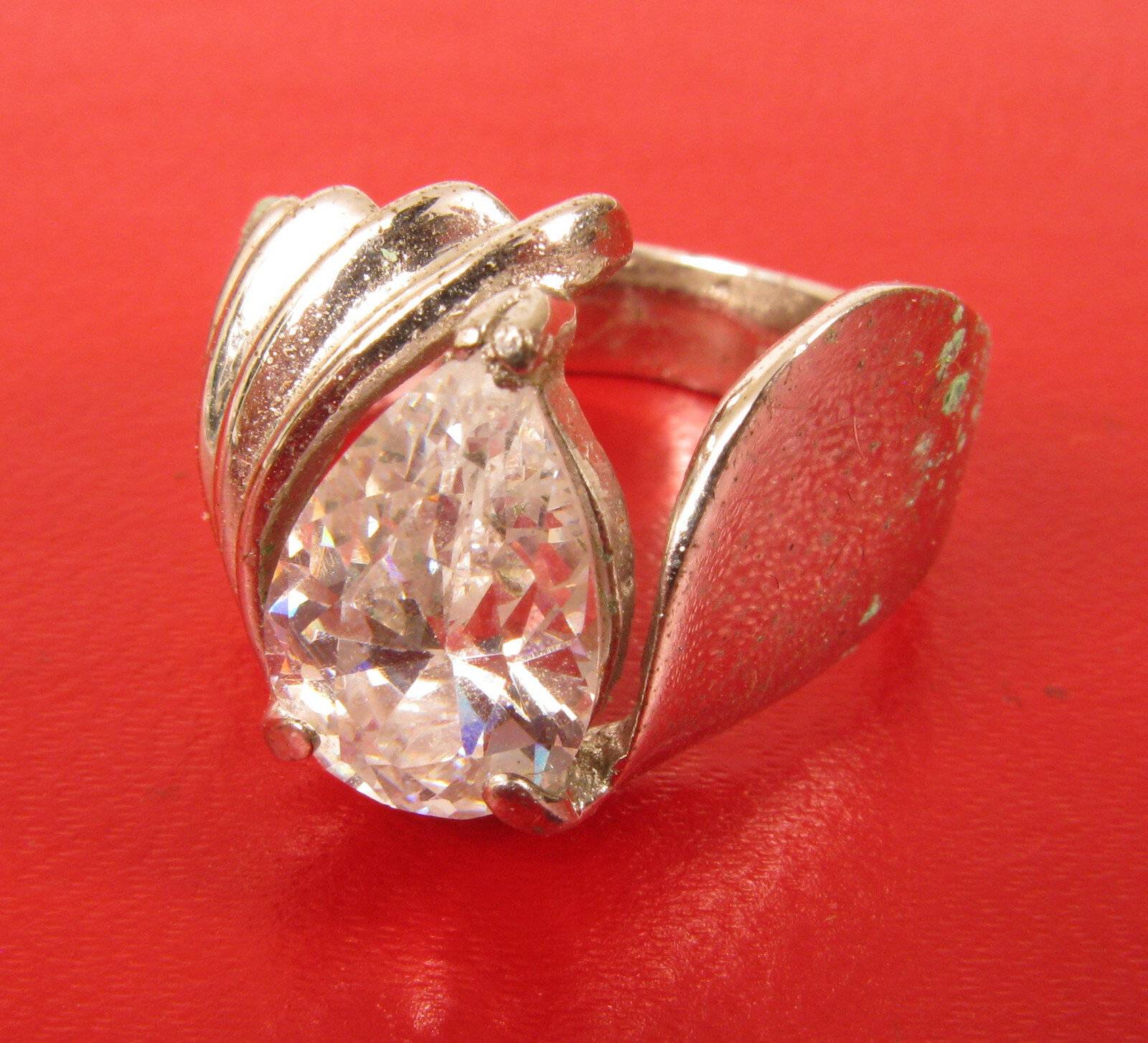 VINTAGE LINDENWOLD FINE JEWELERS STERLING SILVER CUBIC ZIRCONIA COCKTAIL RING !