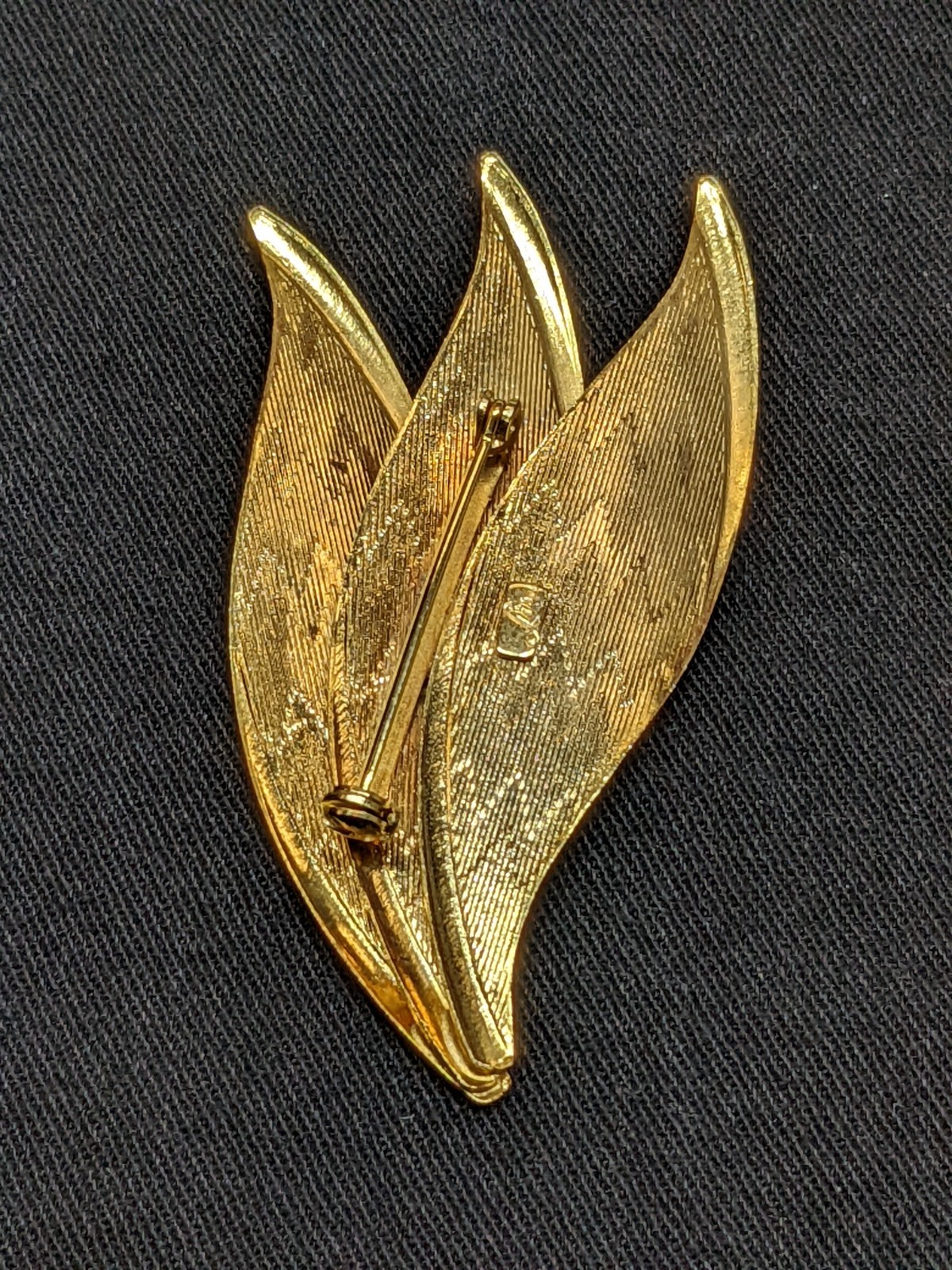 Vintage Lot of Leaf Broochs Gold Tone Pin Signed Lisa Estate Find Nature Trees