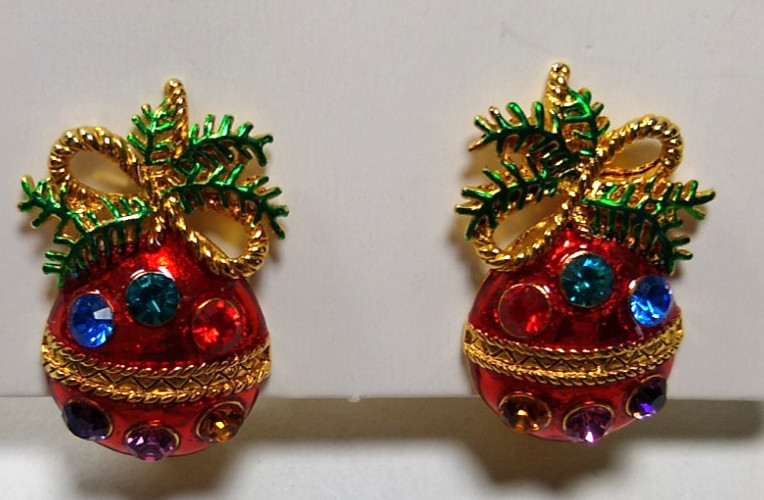Vtg Christmas Earrings ornaments Gold Green Red Enamel Clip On colorful glass