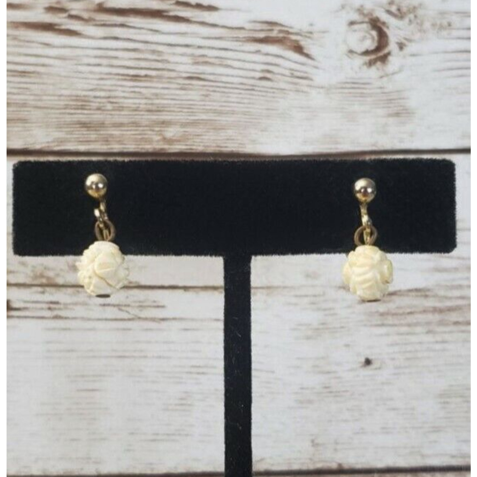 Vintage Clip On Earrings – Dainty Popcorn Like Ball
